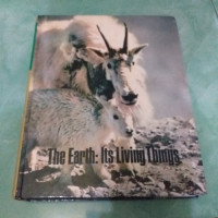 The earth : its living things